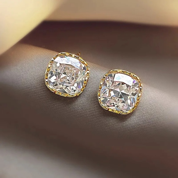 3/$35 Clear Square Stone Ear Stud Earrings Gold Frame Rhinestone Diamond Crystal - Picture 1 of 5